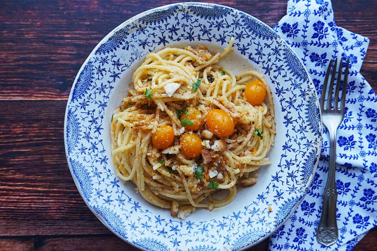 Ricetta spaghetti con pomodorino giallo e tonno